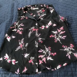 Ricki's xxl  Sleeveless Button Down - black and floral blouse- new or like new